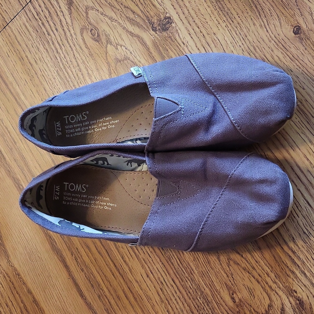 Toms
